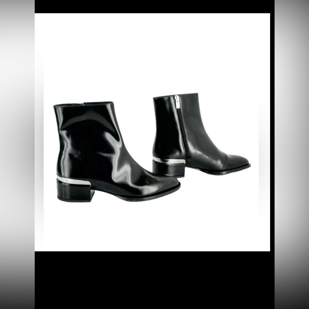 Vince Yasmin Ankle Boots Black Patent Leather Gilt Hardware Side Zipper Size 7.5